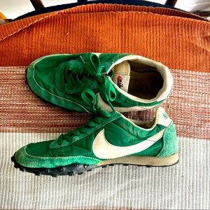 Vintage nikes size 7/36.5